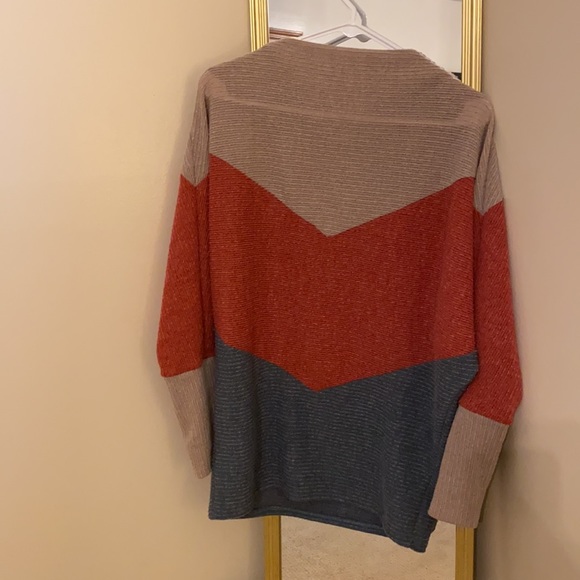 Sweater - Picture 5 of 5